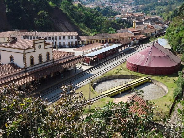 LAPISEIRA PARA OLHOS PRETO VULT